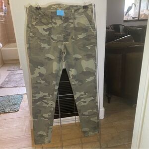 Seven7 Camoflauge Stretch Jeans Size 10 Straight Leg